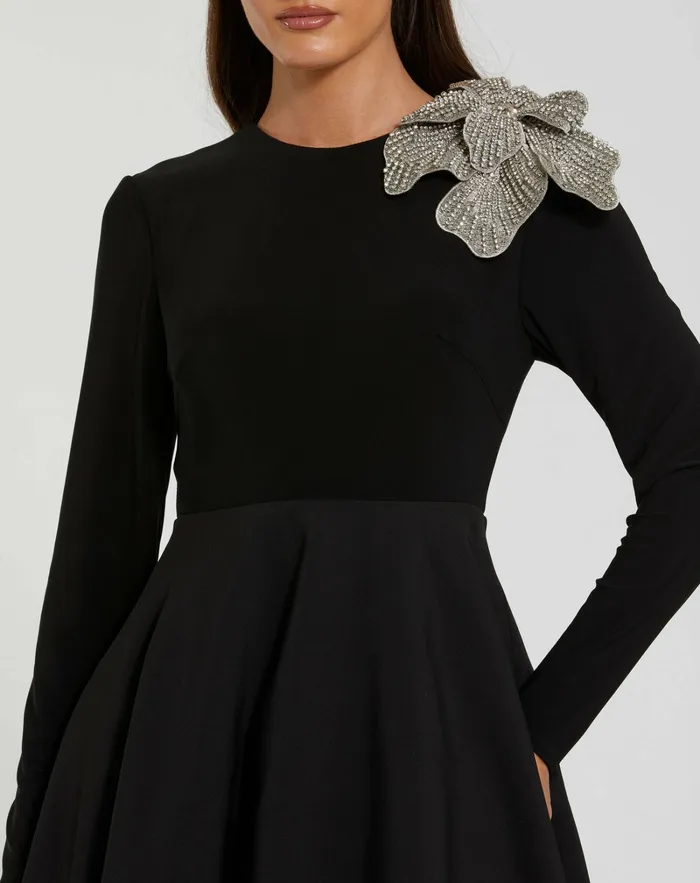 Evening Gowns Mac Duggal Women Long Sleeve Taffeta 3D Flower Ball Gown Black