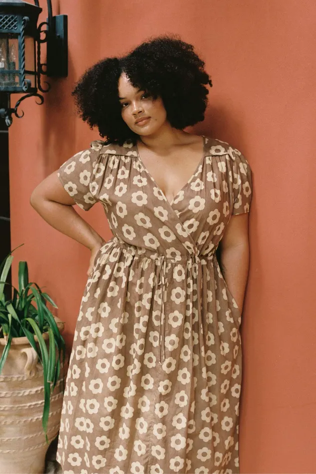 Extended Sizing Christy Dawn Women The Dawn Dress Extended Mocha Daisy
