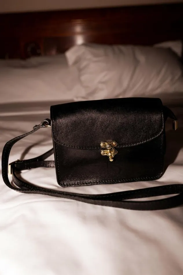 Jewelry and Accessories Handbags Easy Clothes Black Alecia Bag Jewelry and Accessories Handbags Easy Clothes Black Alecia Bag