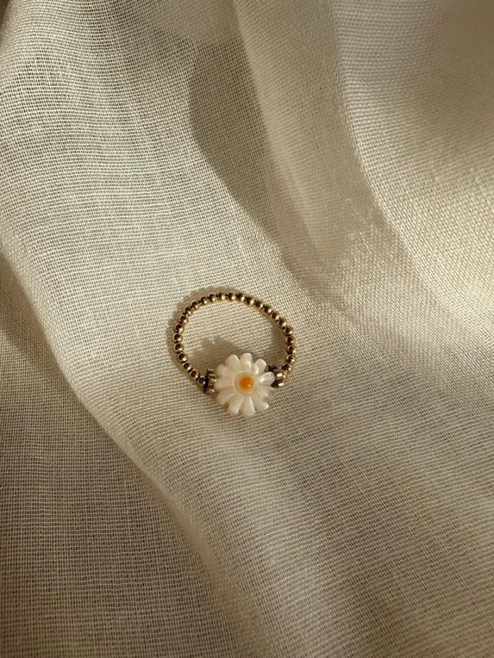 Jewelry and Accessories Rings Easy Clothes Golden Viva Ring Jewelry and Accessories Rings Easy Clothes Golden Viva Ring