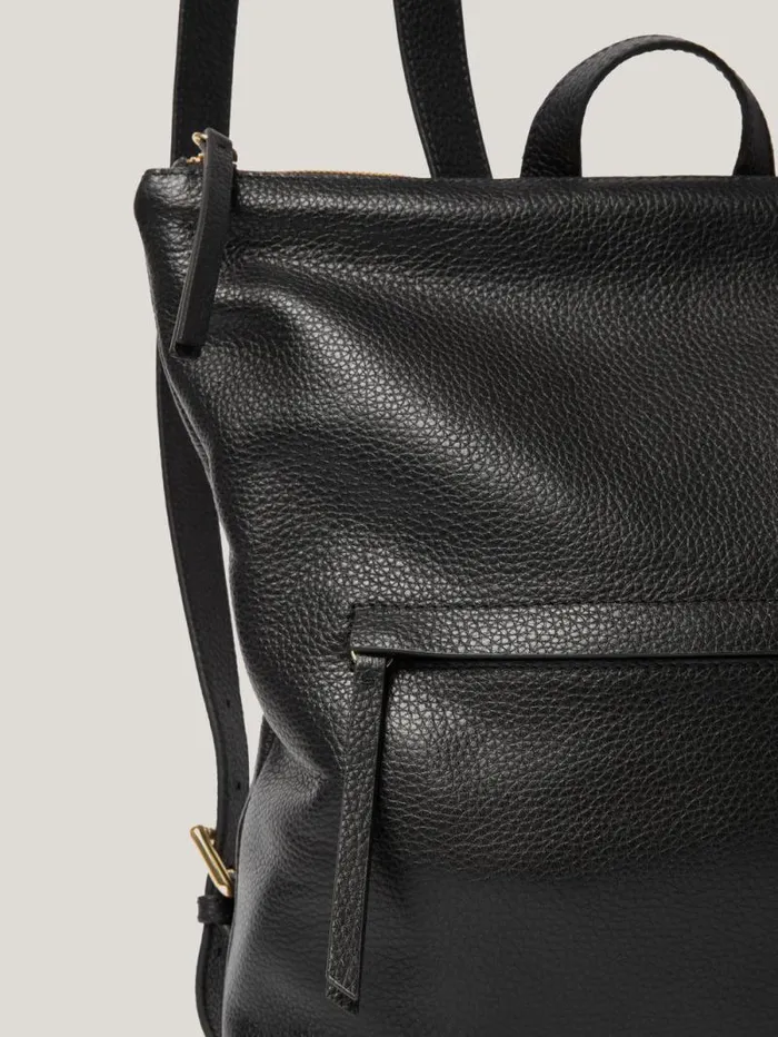 Pebble Leather Backpack Black Women Jigsaw Leather