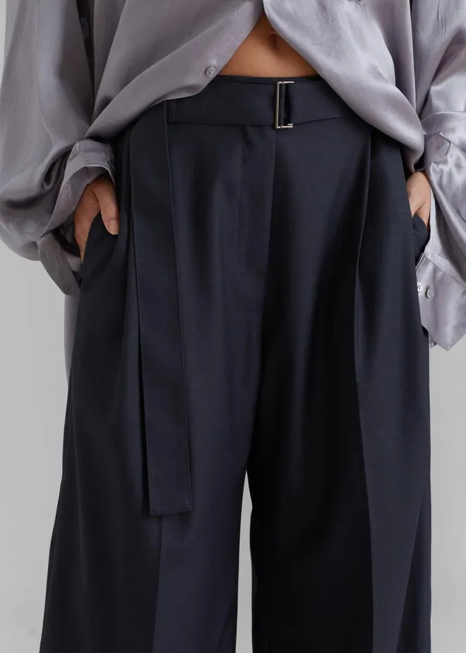 The Frankie Shop Lyxe Belted Pants 8211 Charcoal Shop Bottoms