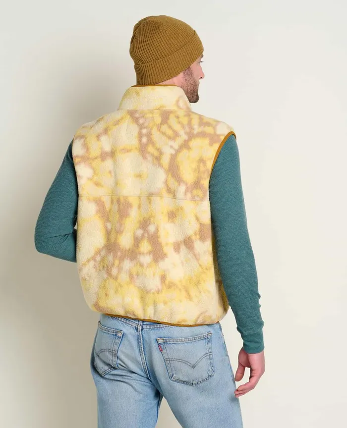 ToadandCo Jackets and Layers Men039s Campo Fleece Vest Barley Tie Dye Print 8211 Men039s