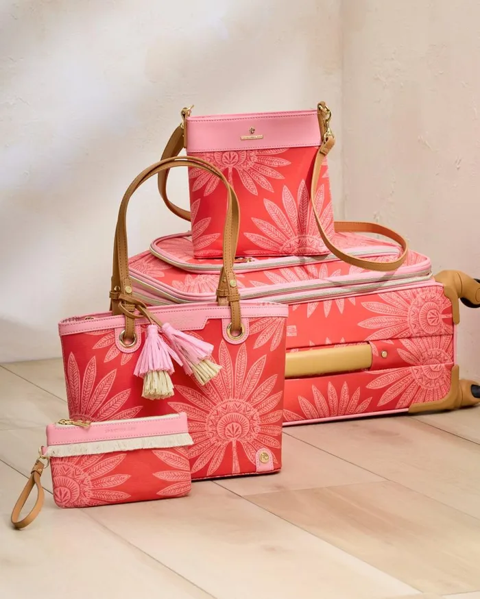 Tommy Bahama Handbags and Clutches Palmetto Frond Grab N039 Go Wristlet Palmetto Frond 8211 Women Tommy Bahama Handbags and Clutches Palmetto Frond Grab N039 Go Wristlet Palmetto Frond 8211 Women