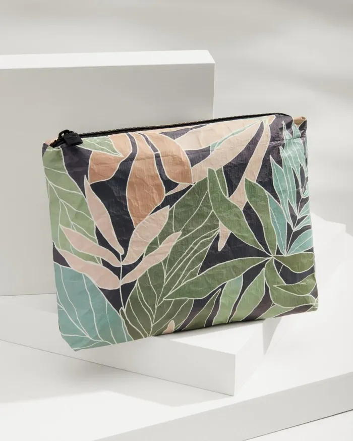 Tommy Bahama Luggage and Travel Aloha Collection Cusco Small Pouch Cusco 8211 Beach and HomeWomen Tommy Bahama Luggage and Travel Aloha Collection Cusco Small Pouch Cusco 8211 Beach and HomeWomen