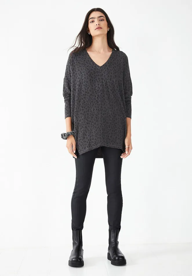Tops and TShirts Women Hush V Neck Jersey Top Animal Print Blackcharcoal
