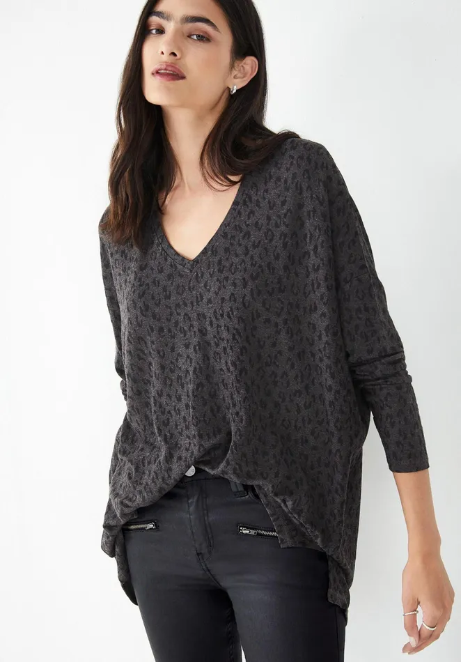 Tops and TShirts Women Hush V Neck Jersey Top Animal Print Blackcharcoal