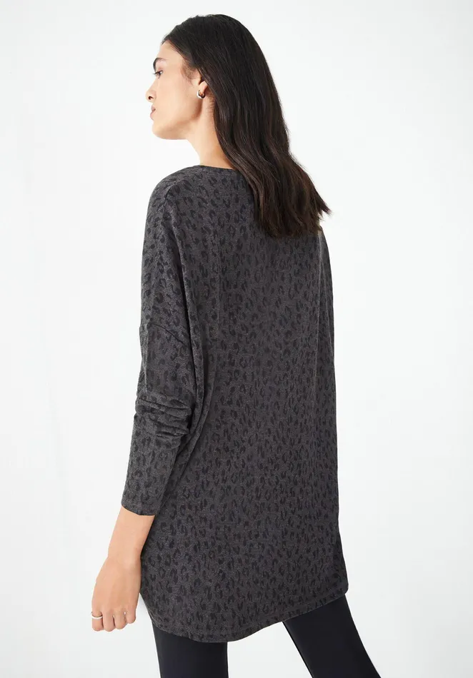 Tops and TShirts Women Hush V Neck Jersey Top Animal Print Blackcharcoal