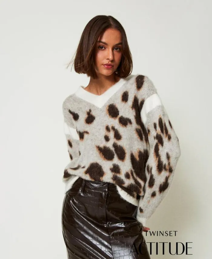 Twinset Jumpers And Cardigans Animal Print Wool Blend Jacquard Jumper White Molegrave Cow Jacquard 8211 Clothing Twinset Jumpers And Cardigans Animal Print Wool Blend Jacquard Jumper White Molegrave Cow Jacquard 8211 Clothing