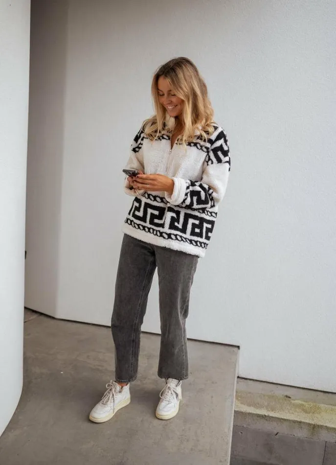 Women039s Clothing Sweaters Easy Clothes Ecru Gine Fleece Sweater With Black Patterns Women039s Clothing Sweaters Easy Clothes Ecru Gine Fleece Sweater With Black Patterns