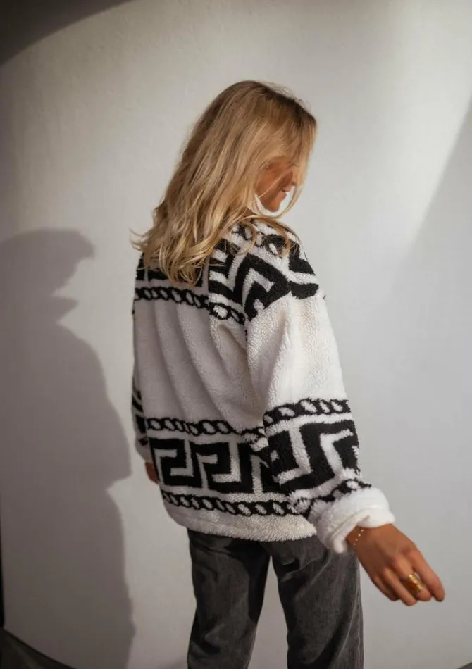 Women039s Clothing Sweaters Easy Clothes Ecru Gine Fleece Sweater With Black Patterns Women039s Clothing Sweaters Easy Clothes Ecru Gine Fleece Sweater With Black Patterns