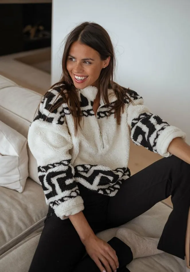 Women039s Clothing Sweaters Easy Clothes Ecru Gine Fleece Sweater With Black Patterns Women039s Clothing Sweaters Easy Clothes Ecru Gine Fleece Sweater With Black Patterns