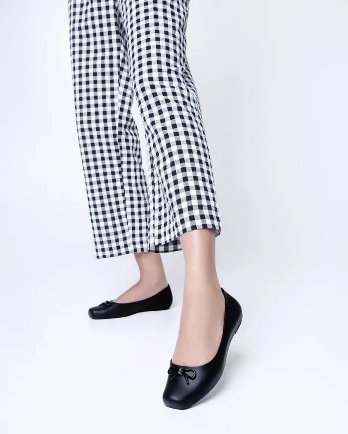 Women Aura Basic Black Melissa Flats