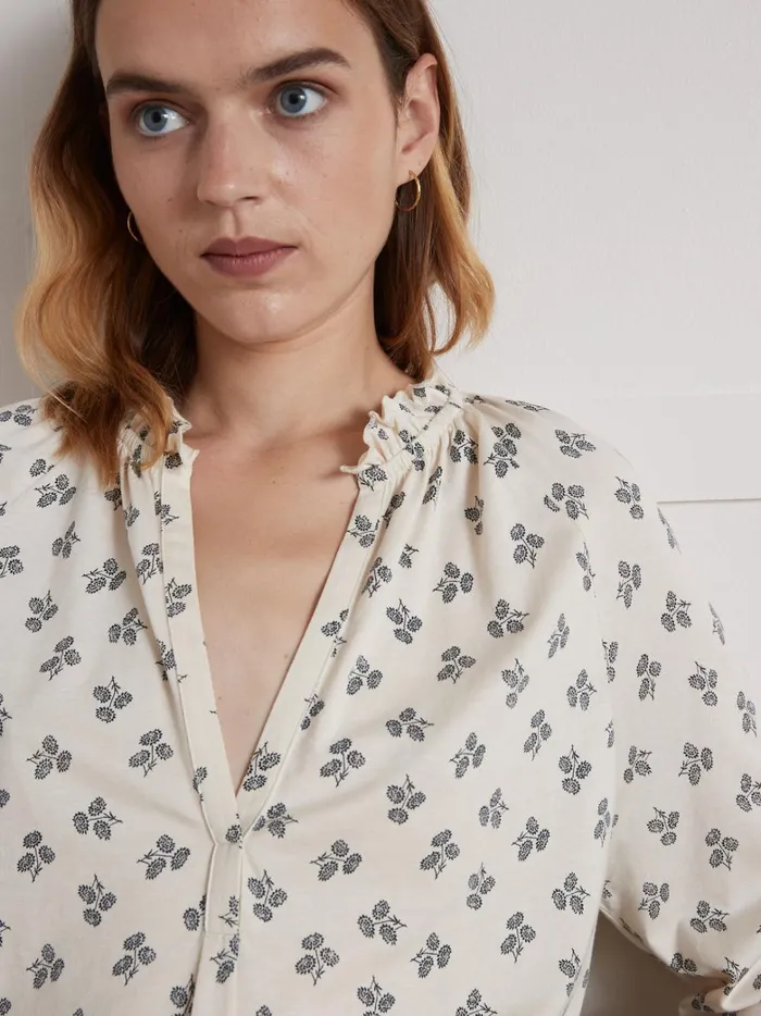 Women Clothing Cyrillus Print TShirt With Frilly Neckline Imp Diane Ecru