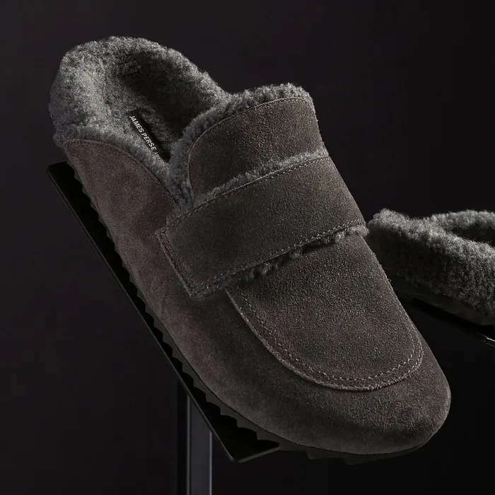 WOMEN James Perse ASPEN COLLECTION Women039s Suede Shearling Loafer Ashheather Grey