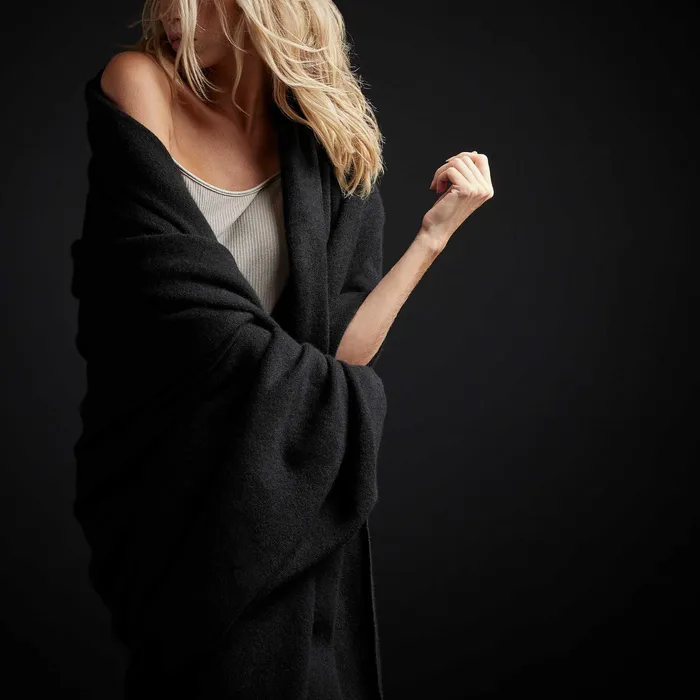 WOMEN James Perse GIFT SETS Women039s Thermal Knit Lounge Set With Cashmere Blanket Black