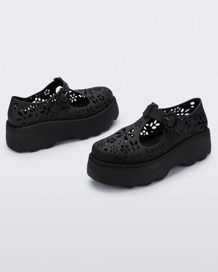 Women Kick Off Lace Black Melissa Platforms