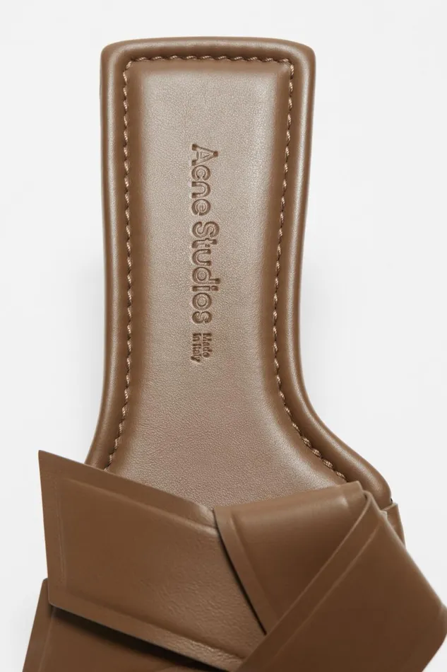 Women Musubi Leather Sandal Camel Brown Acne Studios Shoes