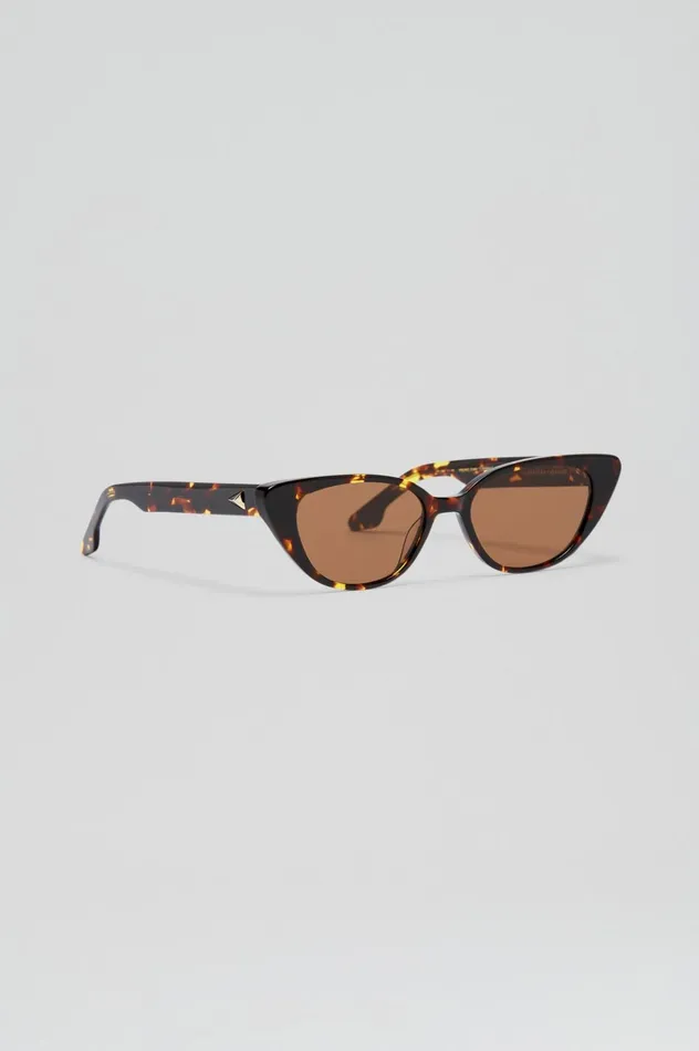 Women Scanlan Theodore Eyewear ST FELINE OVAL SUNGLASSES Tortshell Women Scanlan Theodore Eyewear ST FELINE OVAL SUNGLASSES Tortshell
