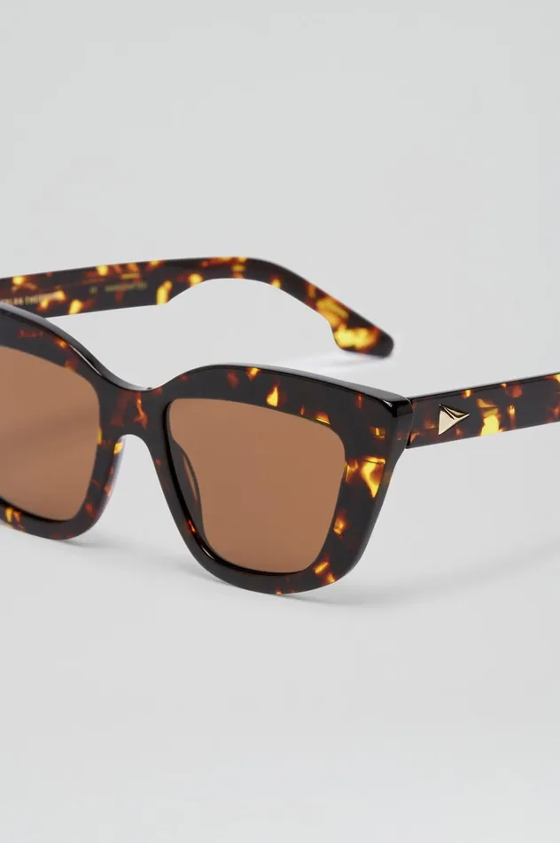 Women Scanlan Theodore Eyewear ST SOFT CAT EYE SUNGLASSES Tortshell Women Scanlan Theodore Eyewear ST SOFT CAT EYE SUNGLASSES Tortshell